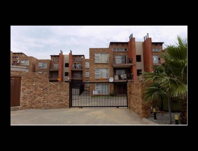 2 BEDROOM APARTMENT FOR SALE IN HALFWAY HOUSE